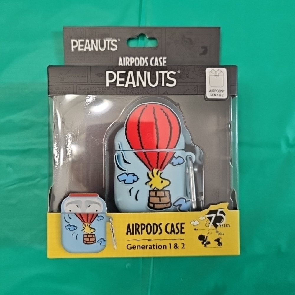 Peanuts AirPods Case - Blue and Red